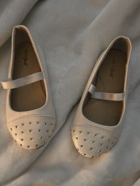 Cat & Jack Cream Mary Jane Flats with Gold Studs